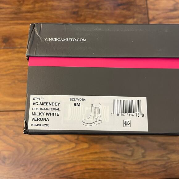 Vince Camuto Meendey Stud Chelsea Boots 9 NEW - Picture 5 of 5